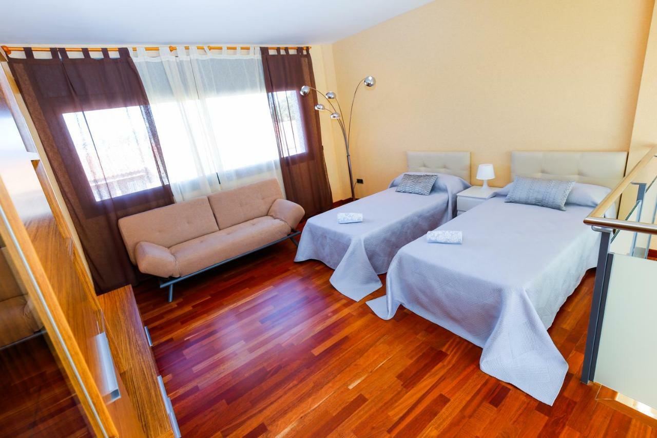 Galera Planet Costa Dorada Villa Кембрилс Екстериор снимка