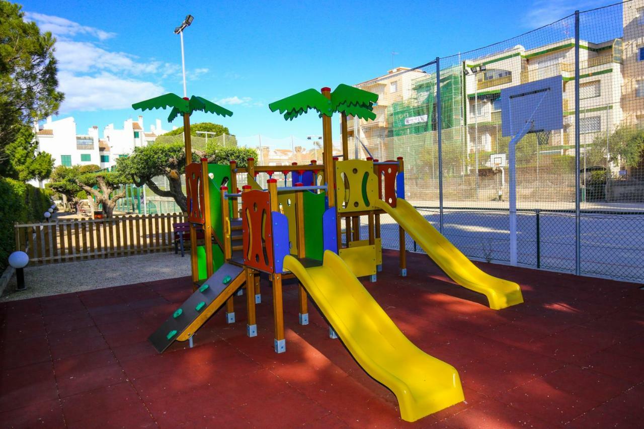 Galera Planet Costa Dorada Villa Кембрилс Екстериор снимка